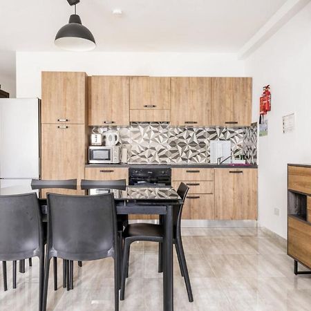 F8 Modern And Bright Apartment In Malta 姆西达 外观 照片